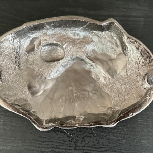 Vintage PUGS SUNGLASSES Logo Heavy Metal Plate Brown Enamel Advertising Emblem - Picture 2 of 2